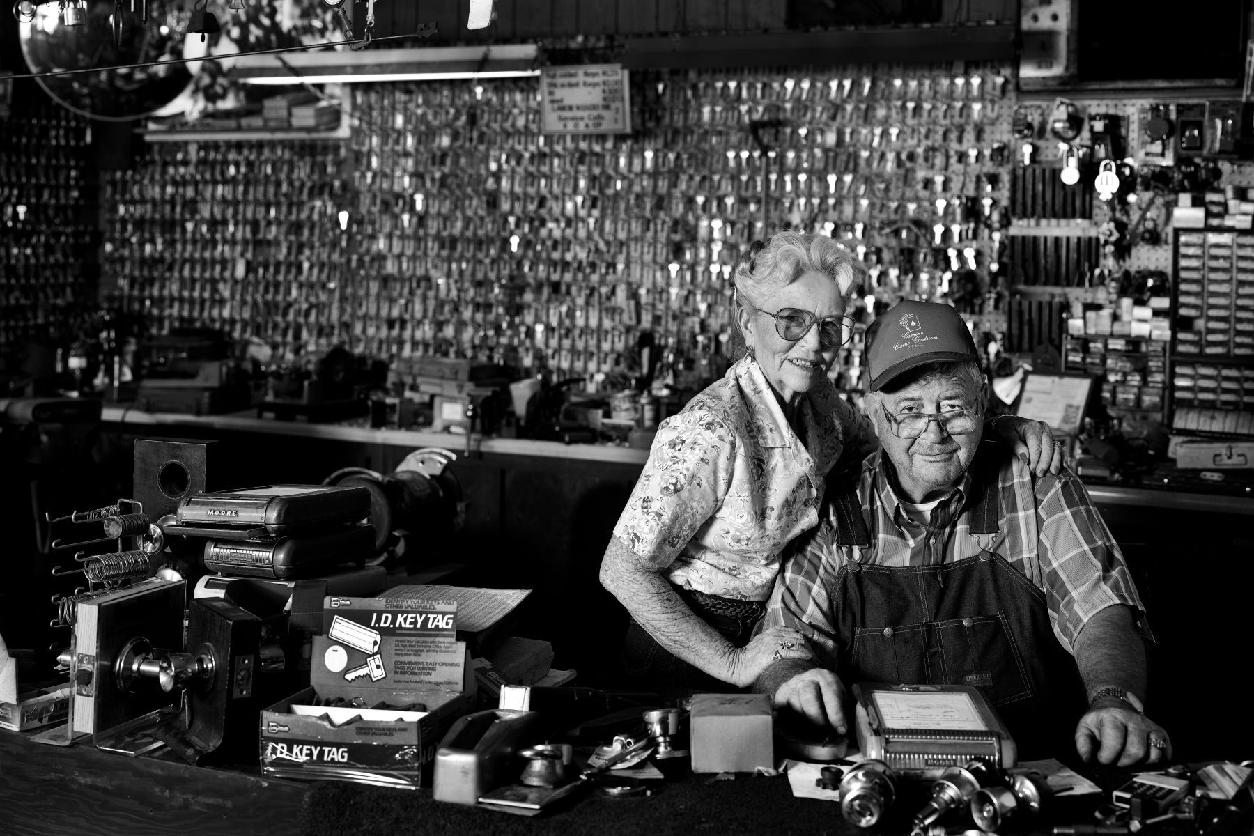 Buds Lock & Saw, Courtland, Ca. 12-01