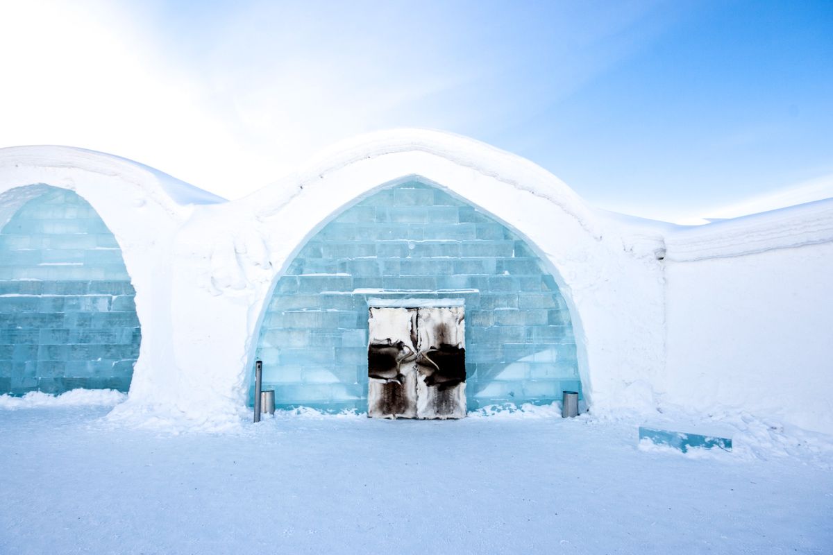 ICEHOTEL2_-_Photo_Martin_SmedsÈn - Version 2.jpg