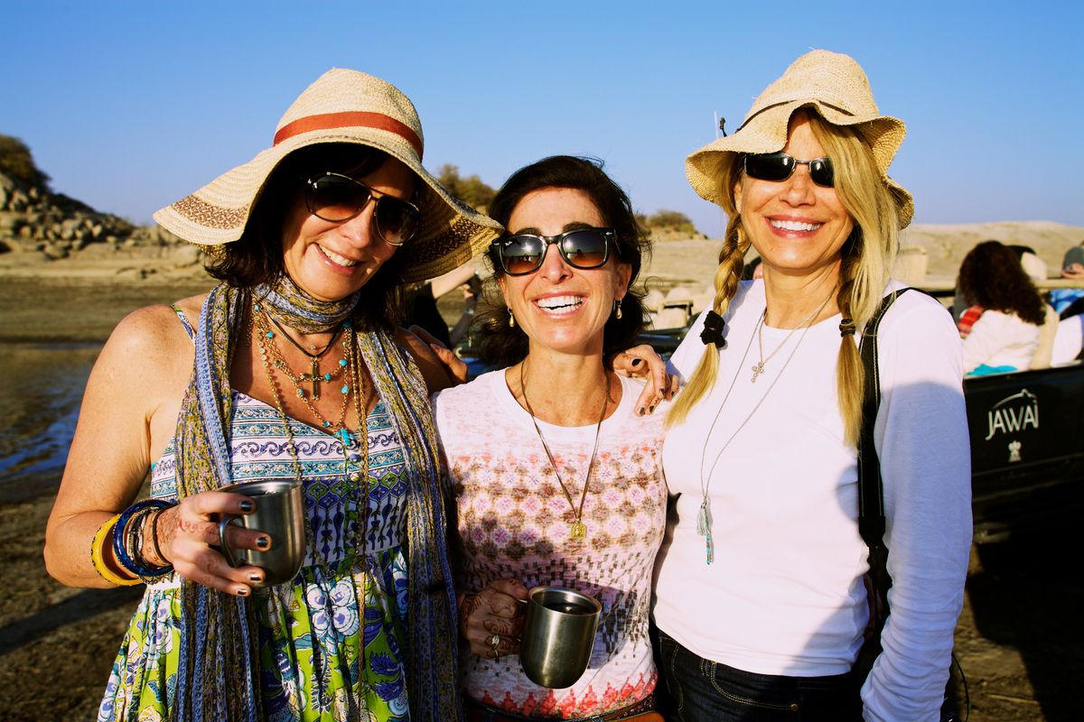 INDIA 16 WOMEN 2-8 37460.jpg