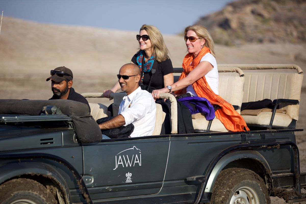 INDIA 16 WOMEN 2-7 37309.jpg