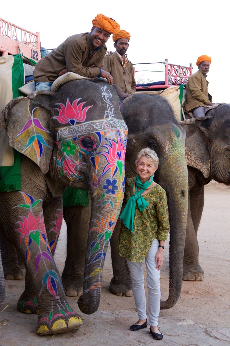 INDIA 16 WOMEN 2-5 36883.jpg