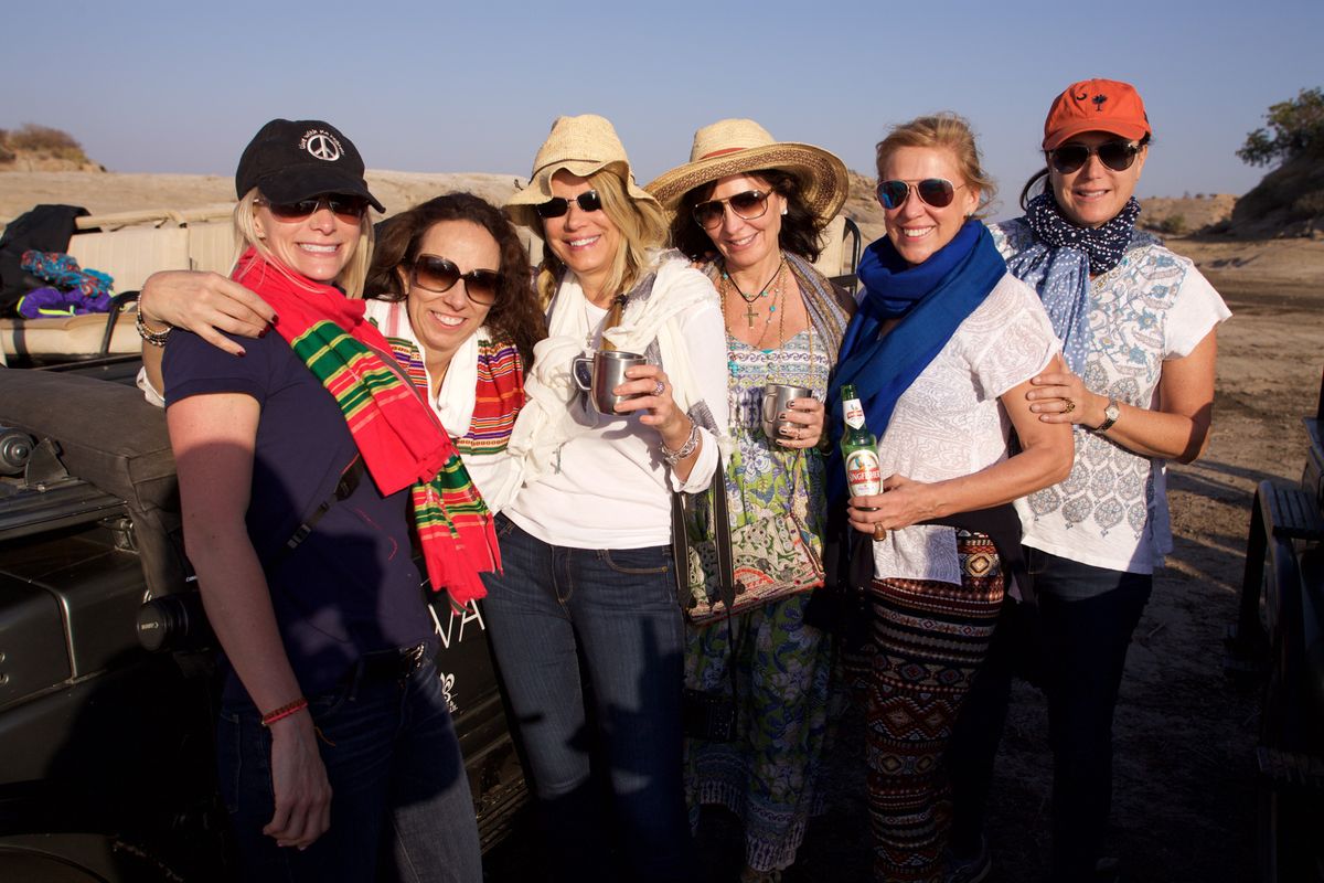 INDIA 16 WOMEN 2-8 37444.jpg