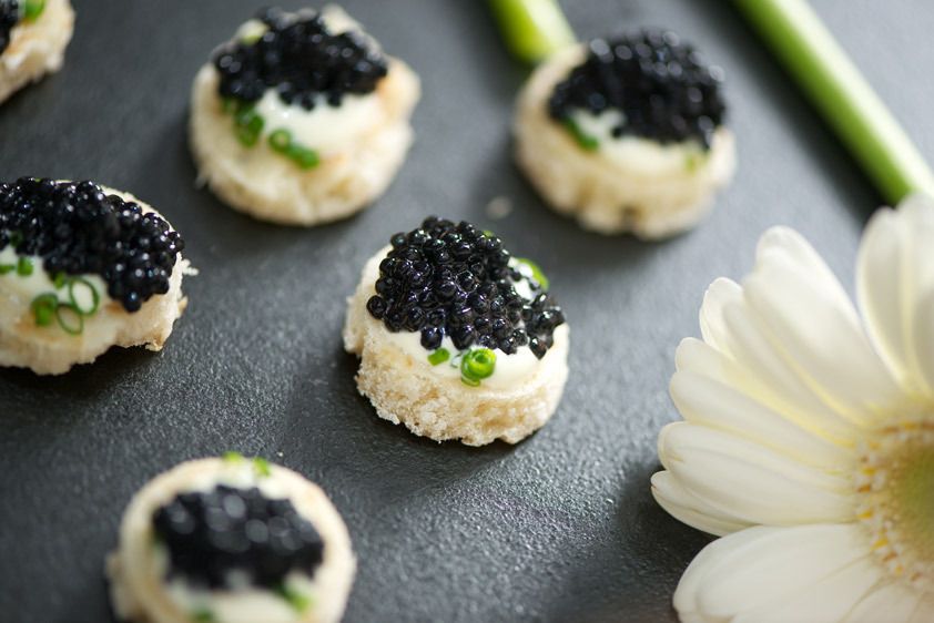 1caviar_canapes