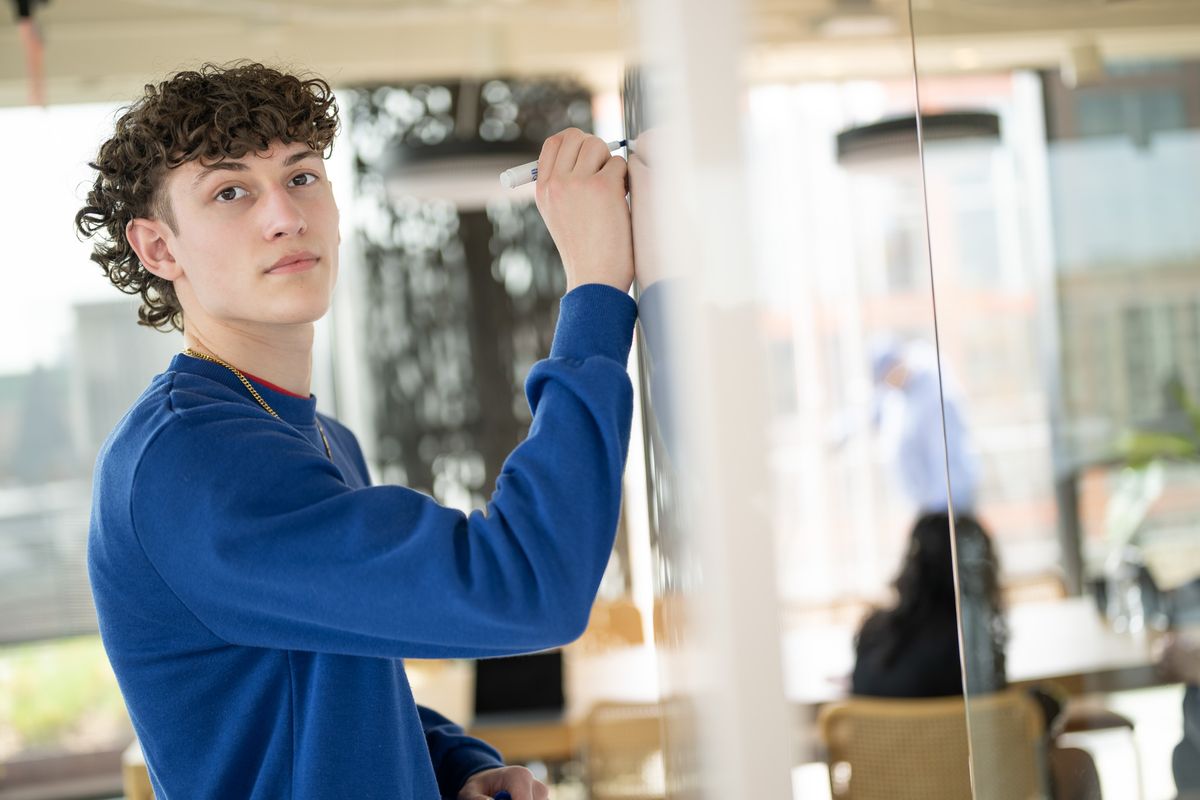 lopez_roberto_03102022_media day_DSC2138_CA.jpg