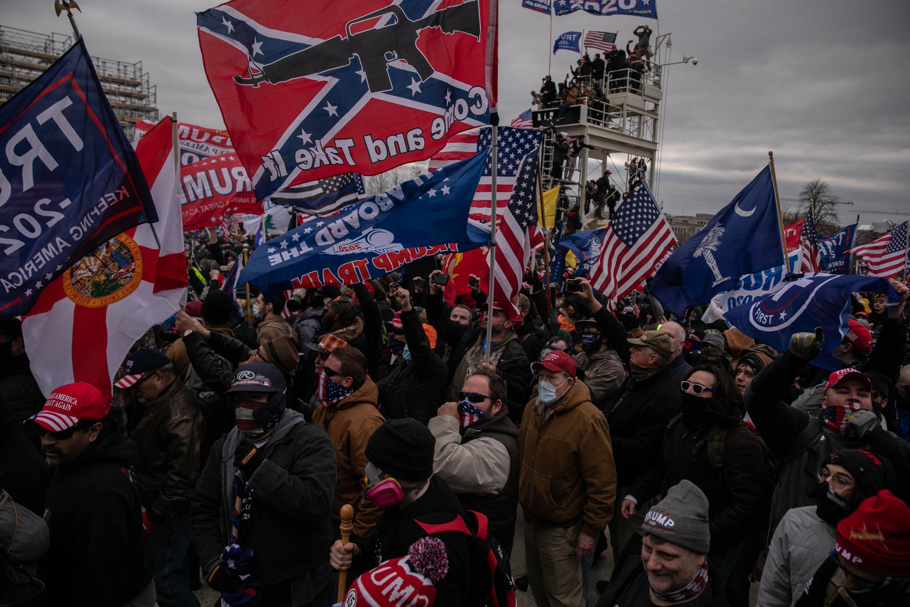 Trump supporters storm the US Capitol 