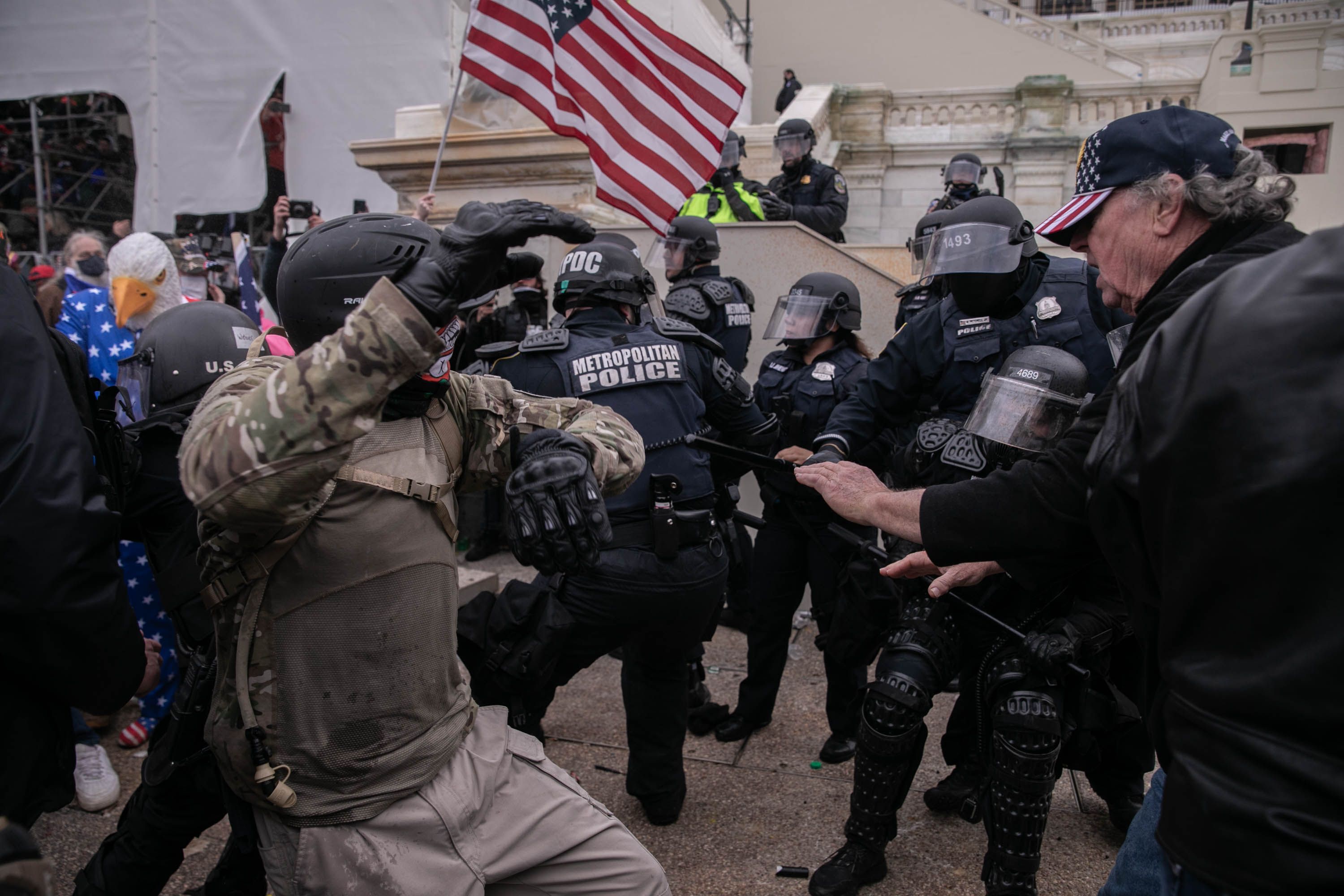 Trump supporters storm the US Capitol 