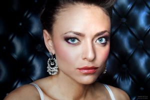 Denver people photographer deCroce captures business headshot photography for entrepreneurial model. Business entreprenuer model portrait