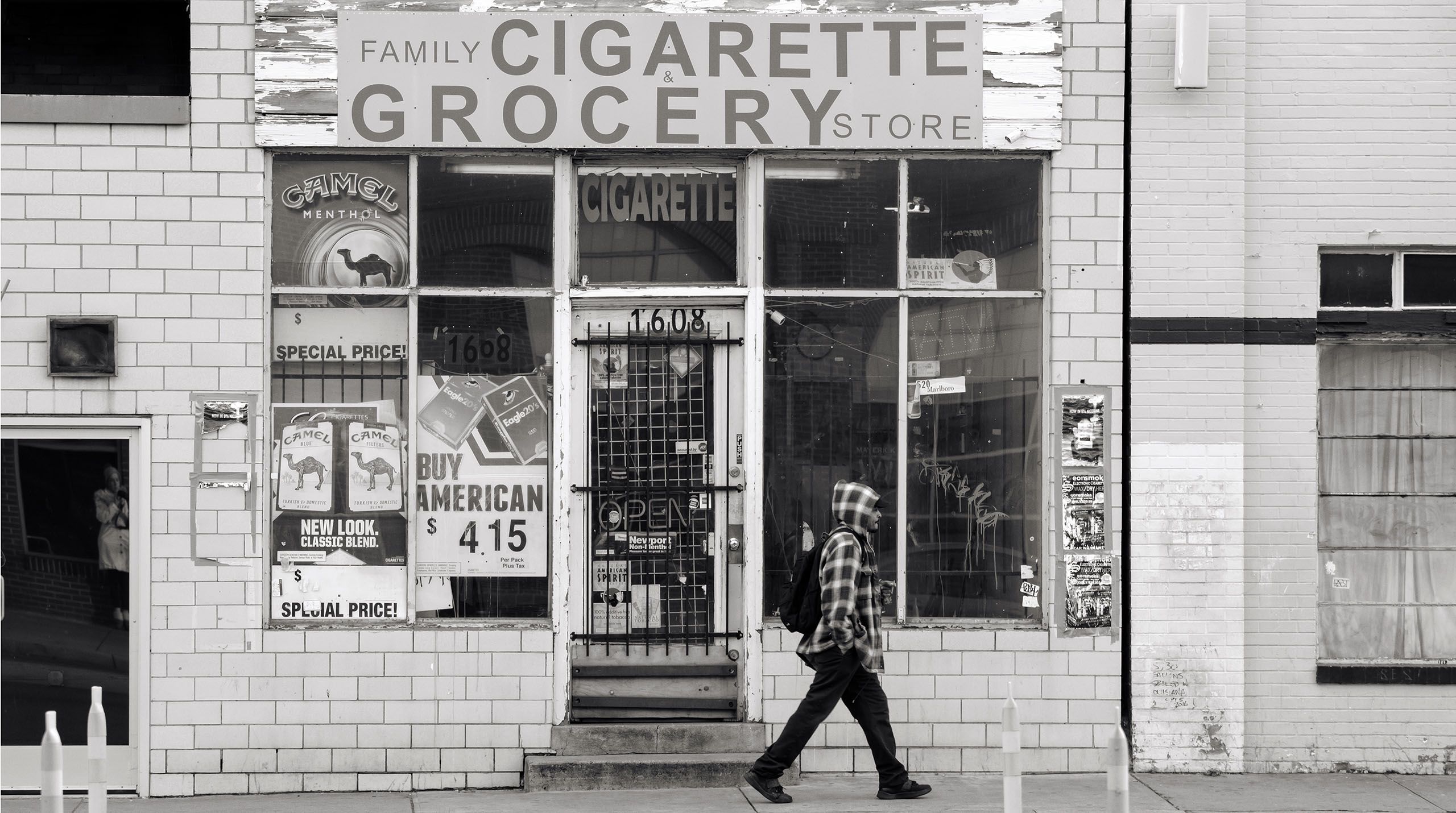 Family Cigarette Store Denver Editorial Photography