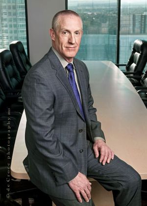 24_1_1ceo_executive_portrait_office_photography.jpg