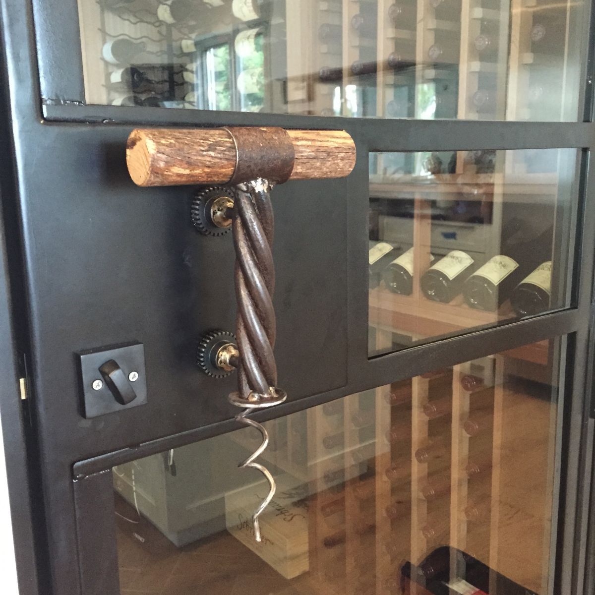 1wine_celler_door_close