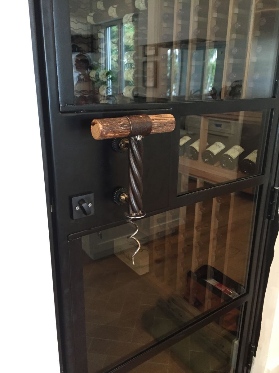 1wine_celler_door