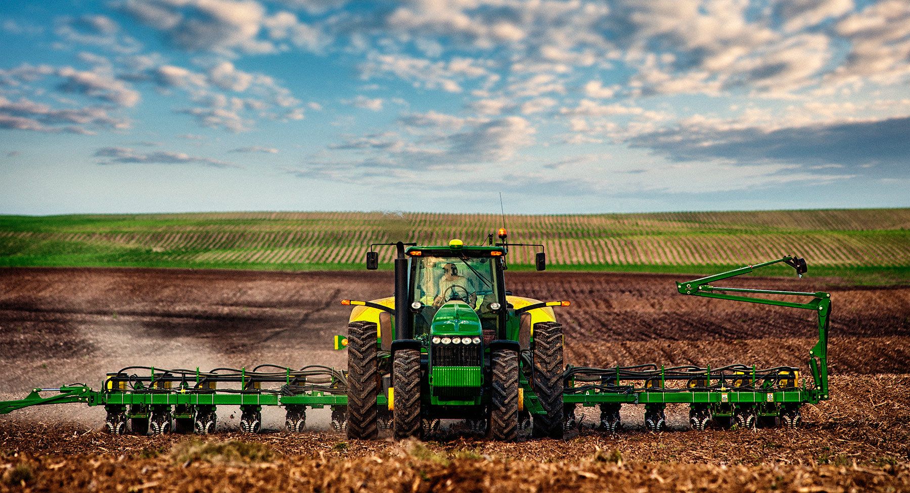 1deere_planting_9862_18x975