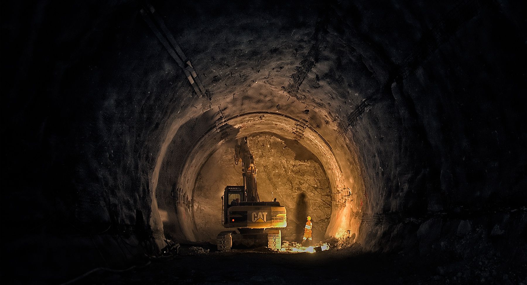 1cat_switztunnel_58_18x975