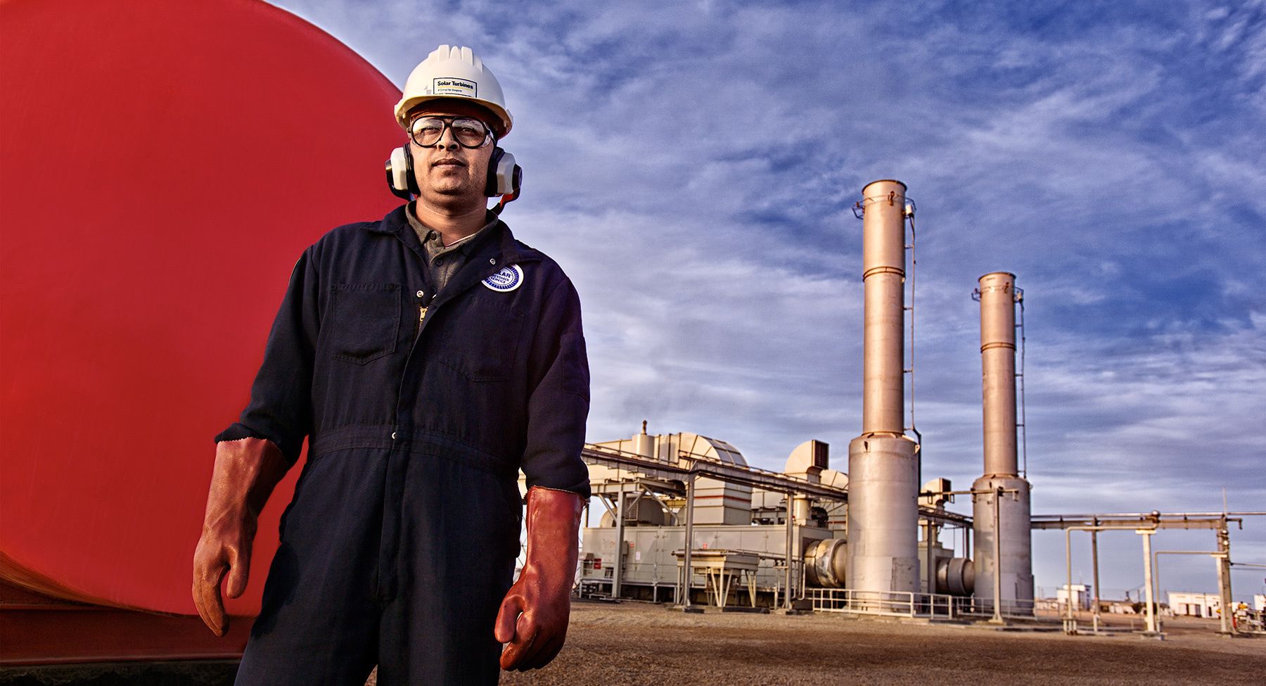 1fueltank_worker_tunisia_930919_18x975