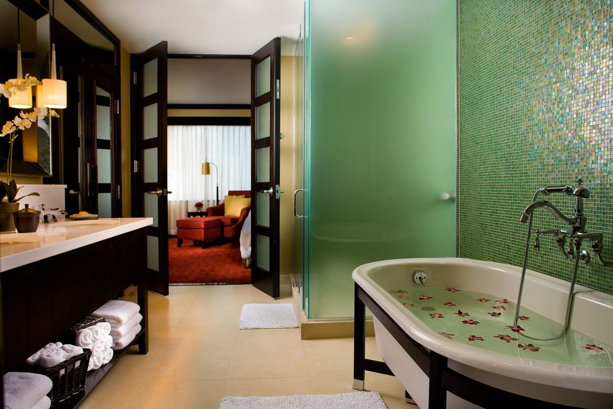 Hotels_Resorts_14.jpg