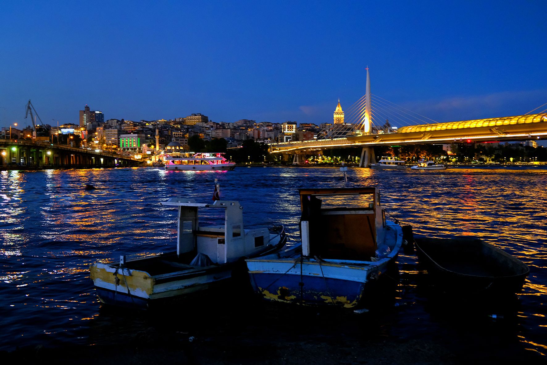 The Pink Boat DSCF2435.jpg