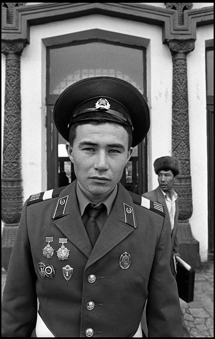 1soldier_of_the_red_army_ashgabat_1992_f125_p23
