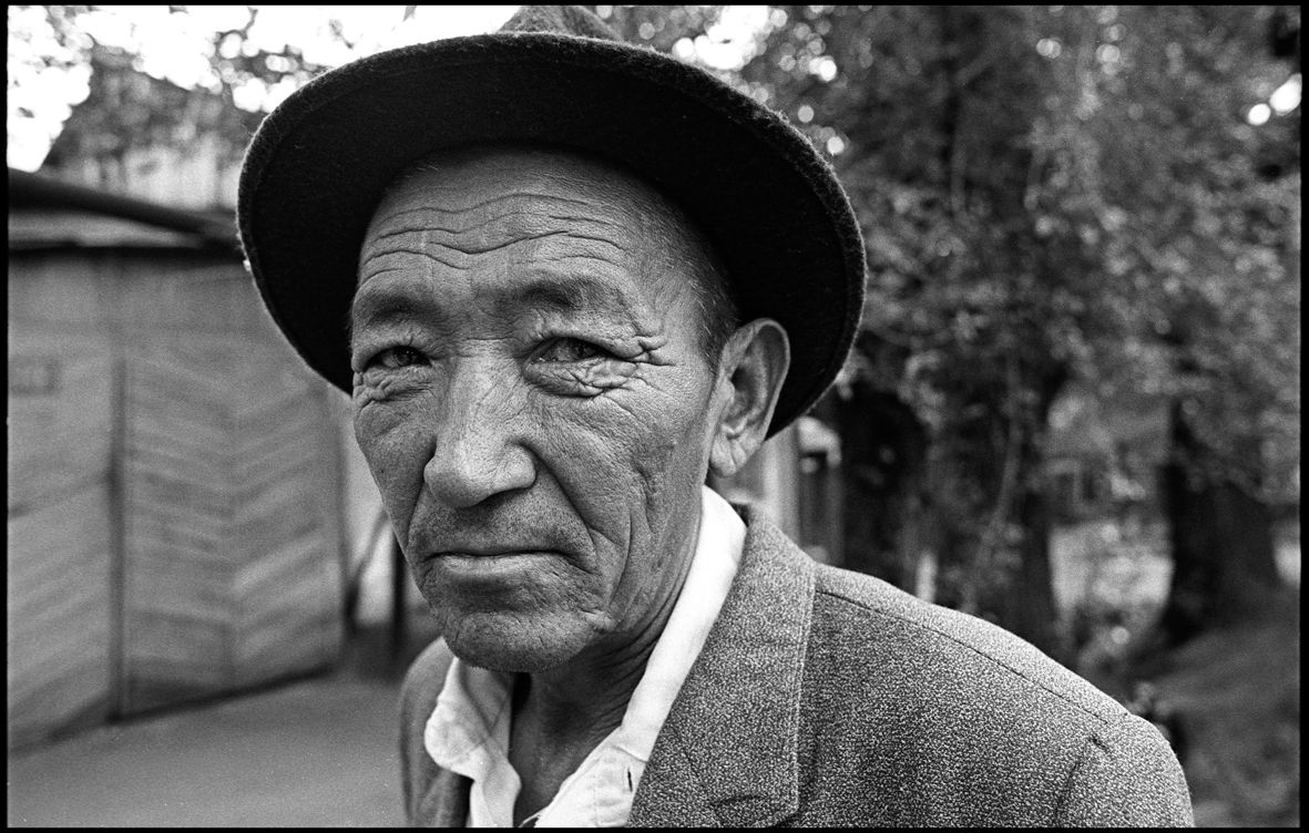 1the_lines_of_life_almaty_1995_f_k63_p15a