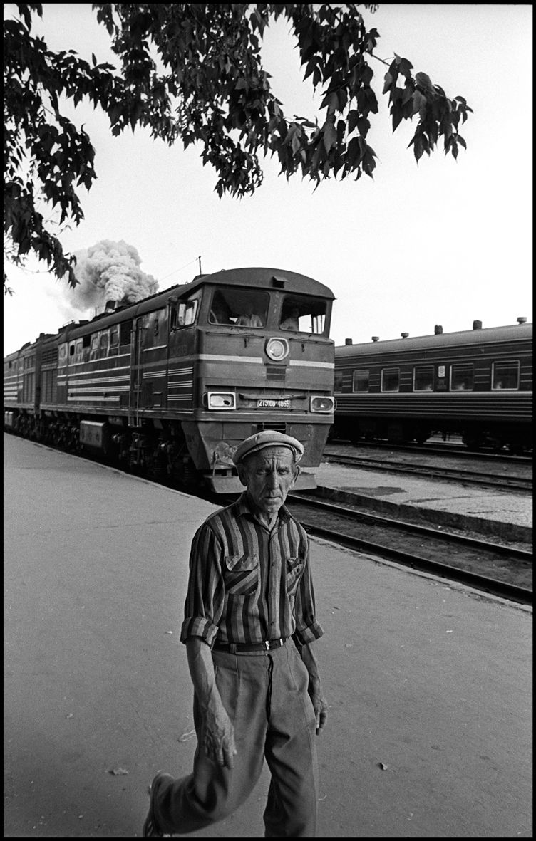 1bishkek_train_station_bishkek_1995_f_k84_p8