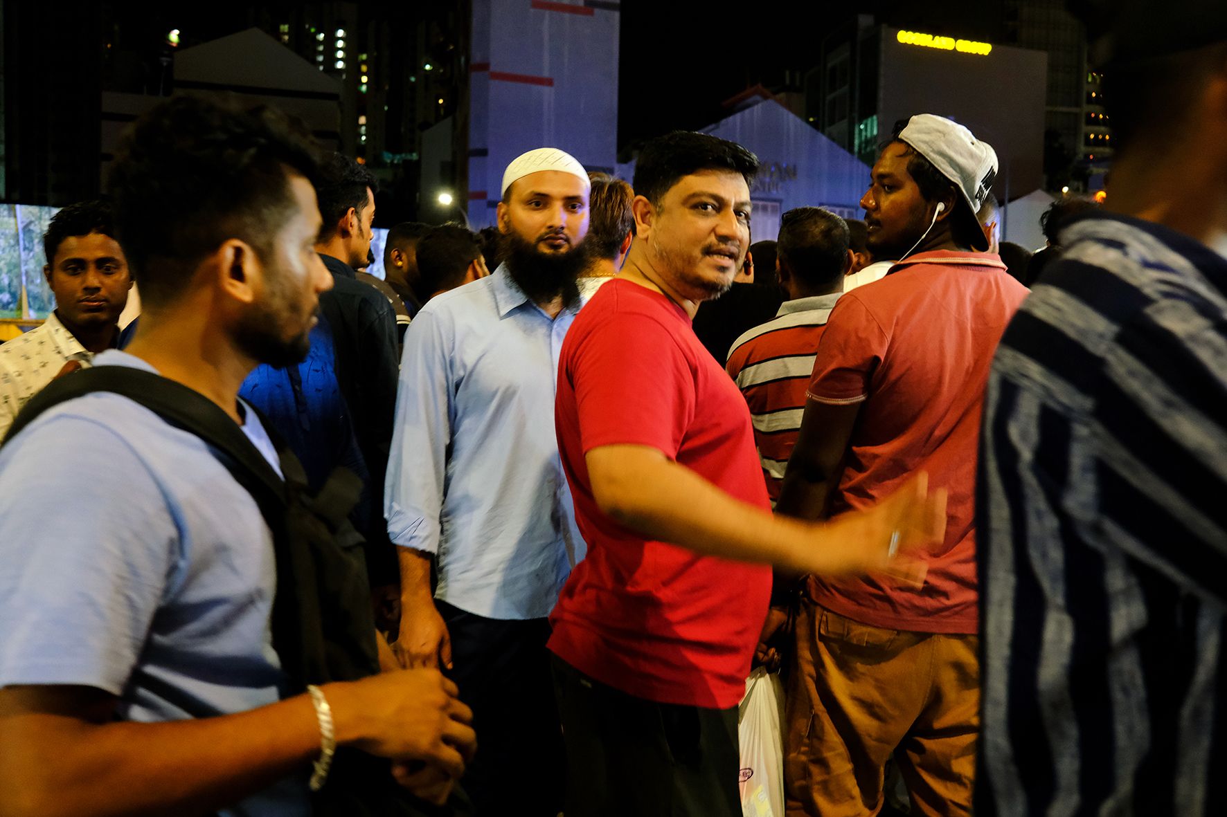 One Hand Eight Fingers DSCF5213.jpg