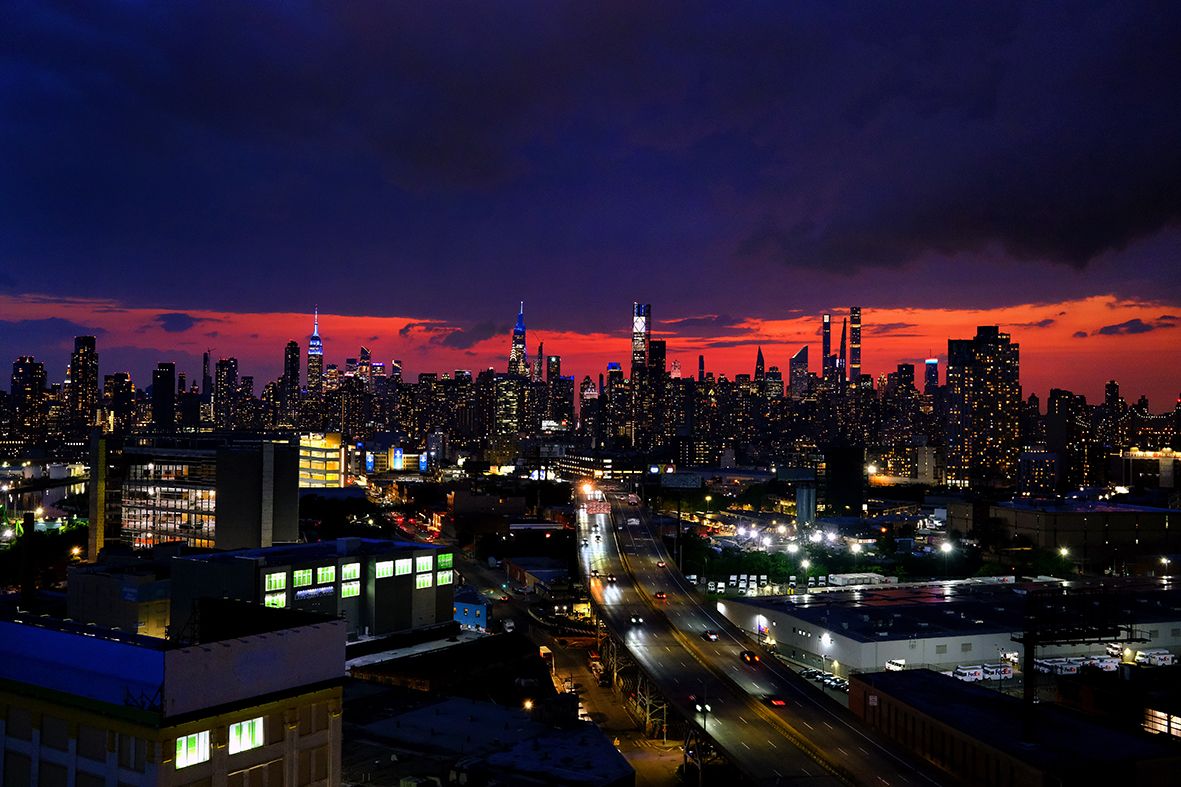 Manhattan  Lights Up DSCF1498.jpg