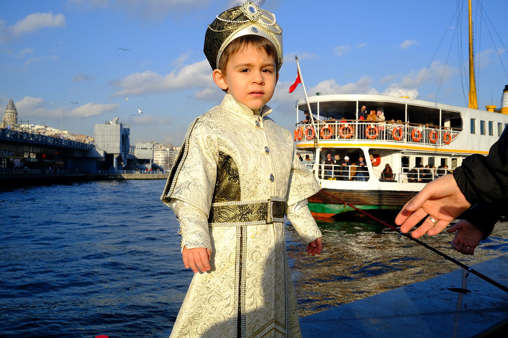 Grab My Hand DSCF4709.jpg