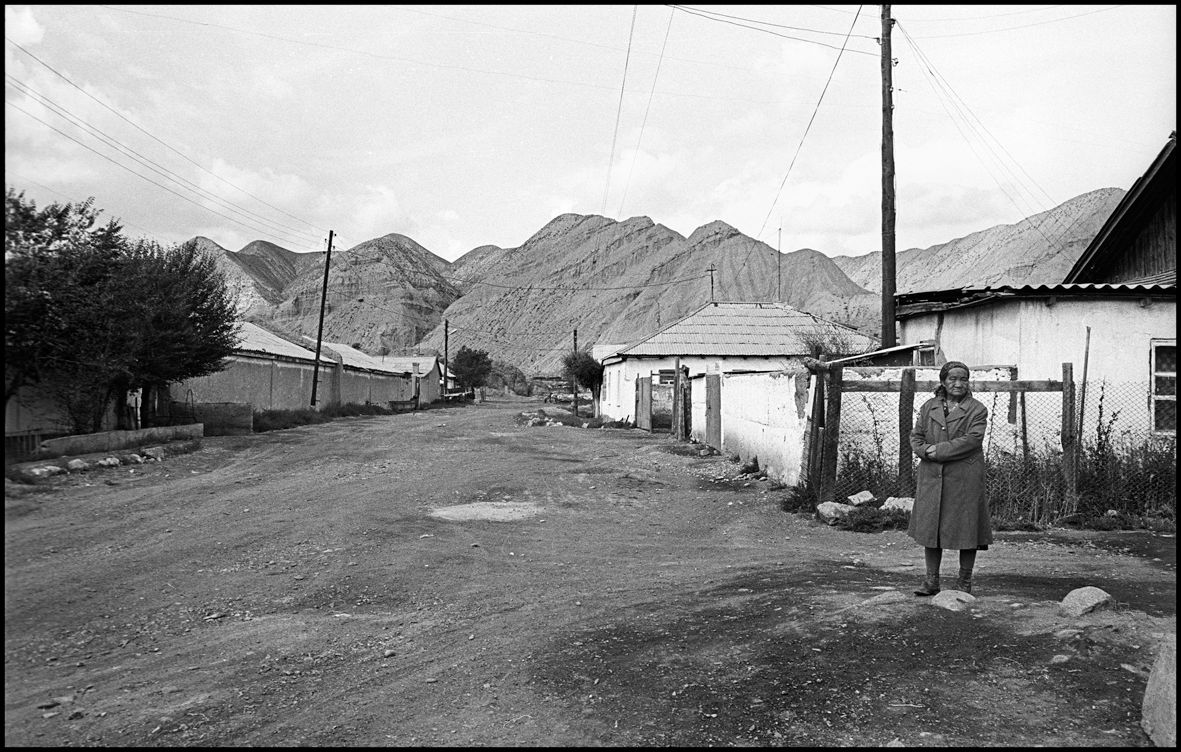 1main_street_naryn_1995_p_k81_p30