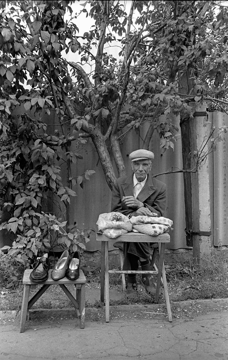 1selling_the_family_shoes_bishkek_1995_f_k66_p26