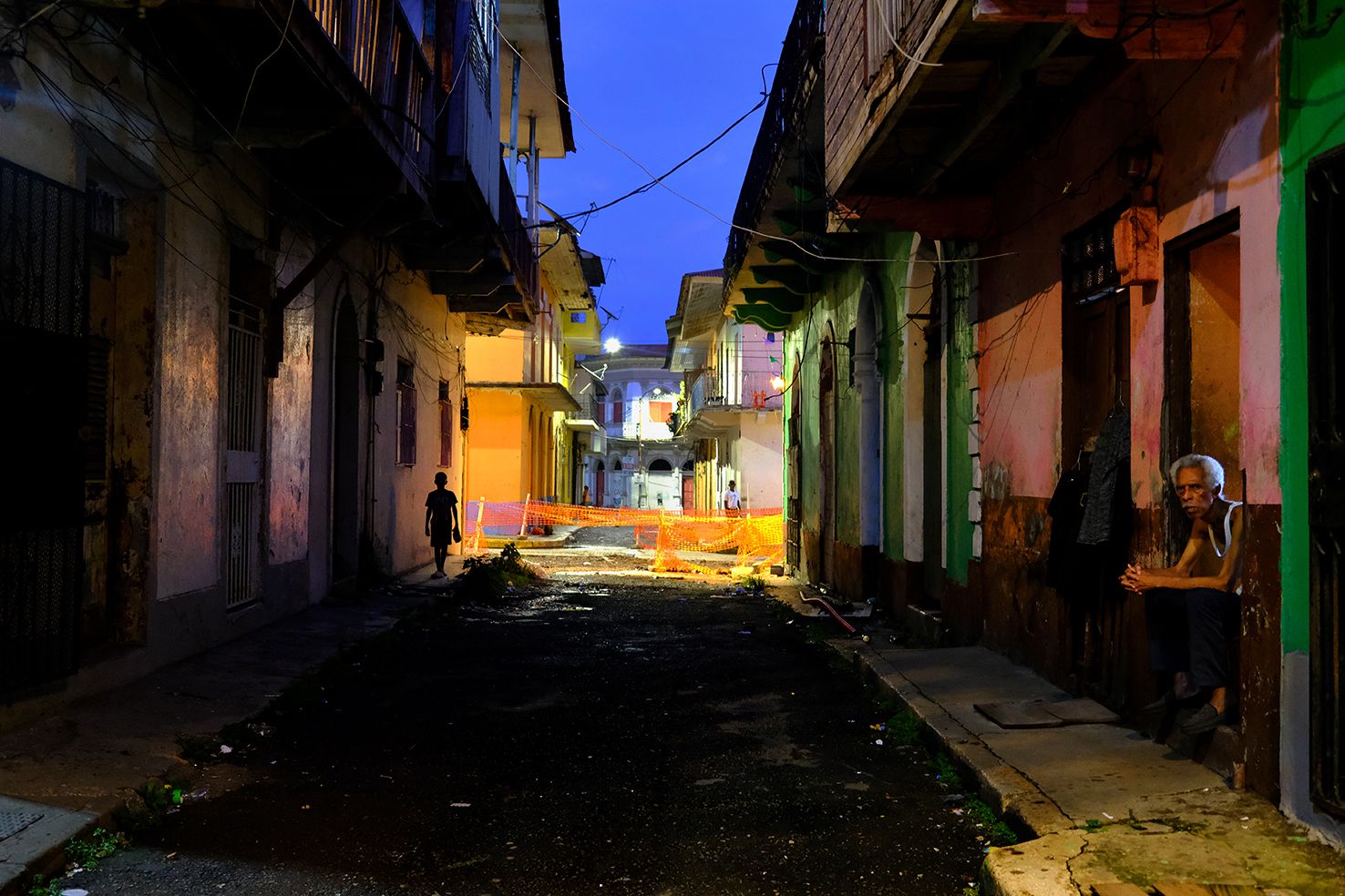 Minutes Away from the Night DSCF1852.jpg