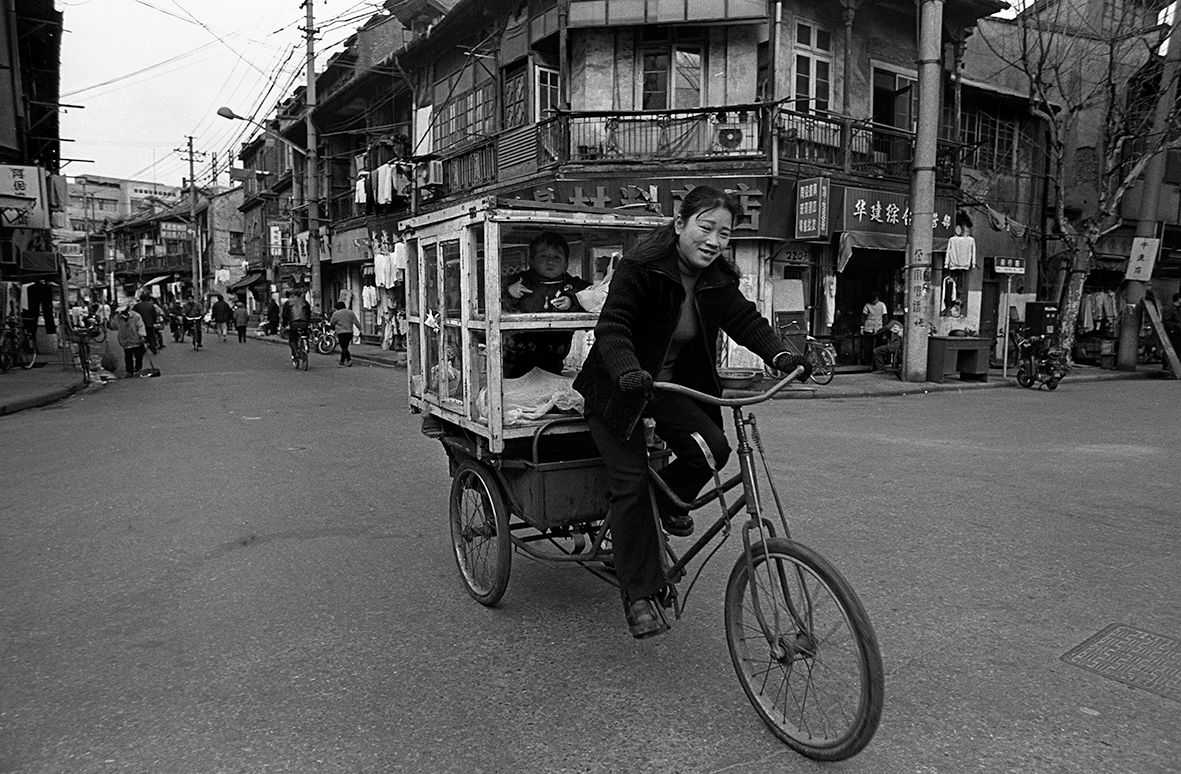 Transporting My Son Shanghai 2000 FS63 P28.jpg