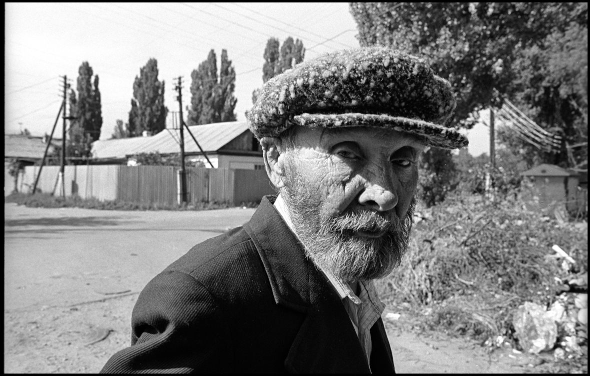 1lost_in_the_new_order_almaty_1995_f_k63_p24