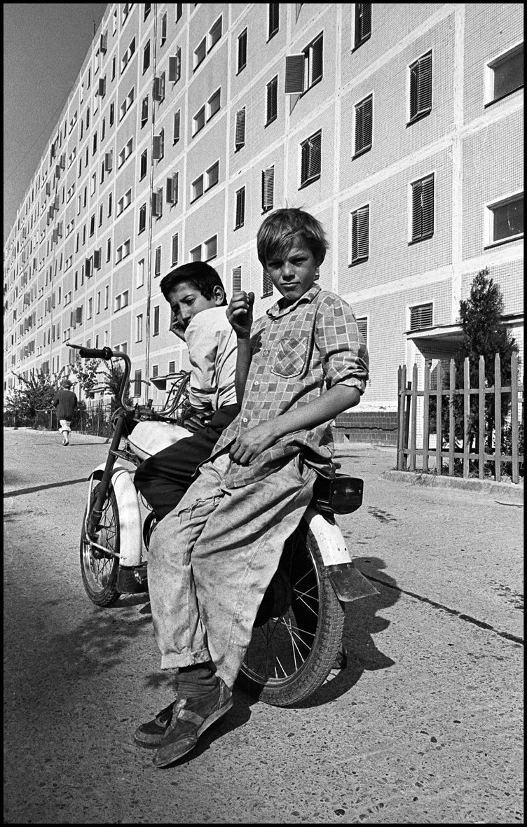 1hanging_out_tashkent_1992_f108_p18a