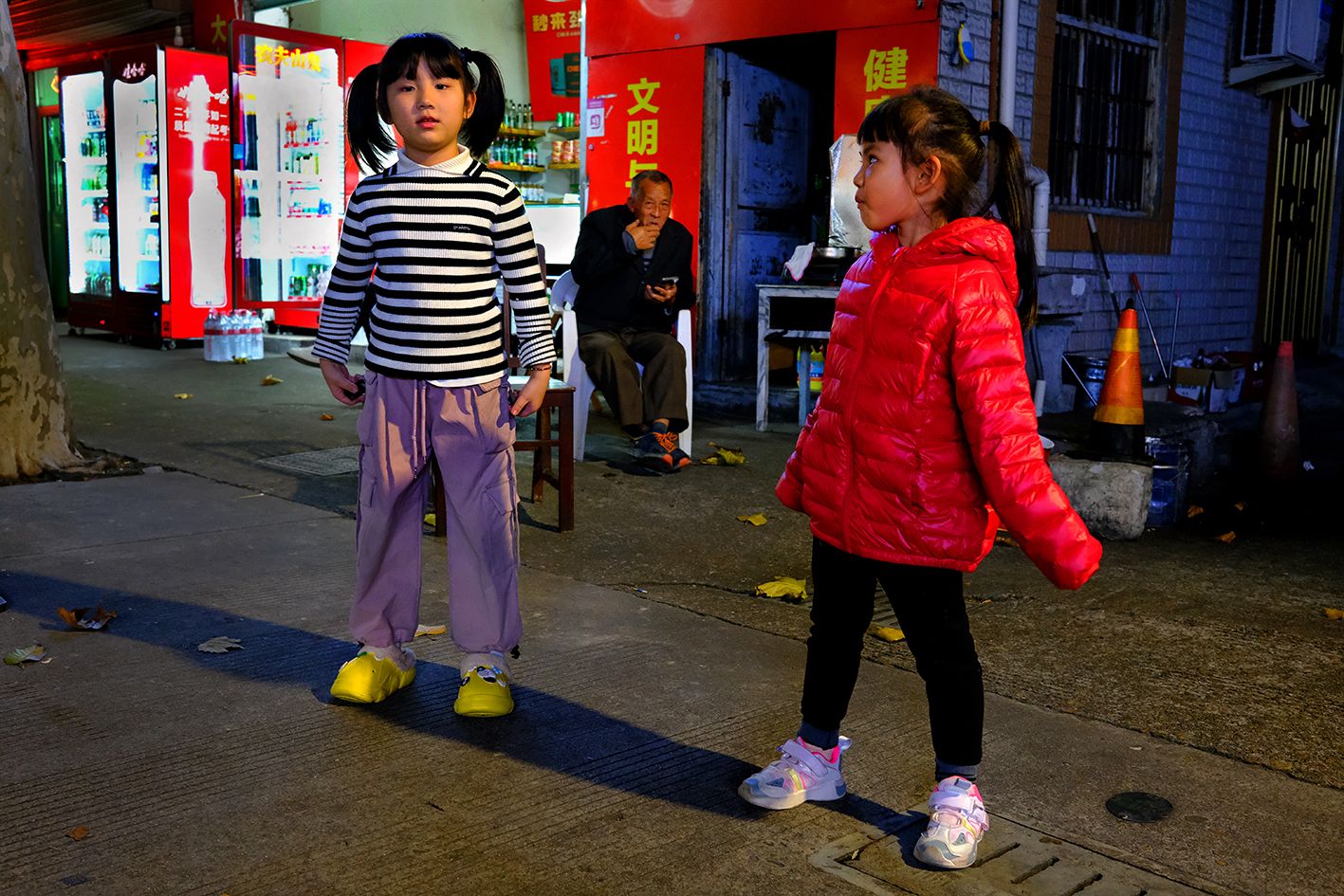 Playing Sisters DSCF3427.jpg