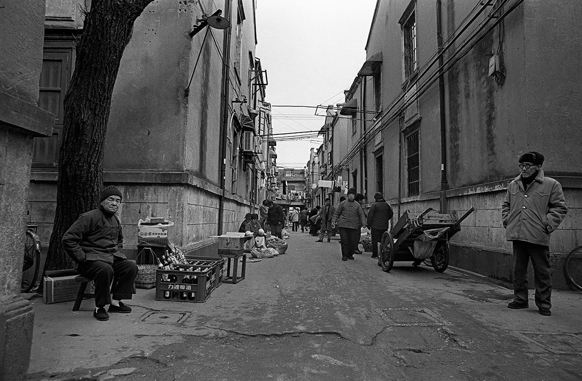 Selling Beer Shanghai 2000 FS16 P29.jpg