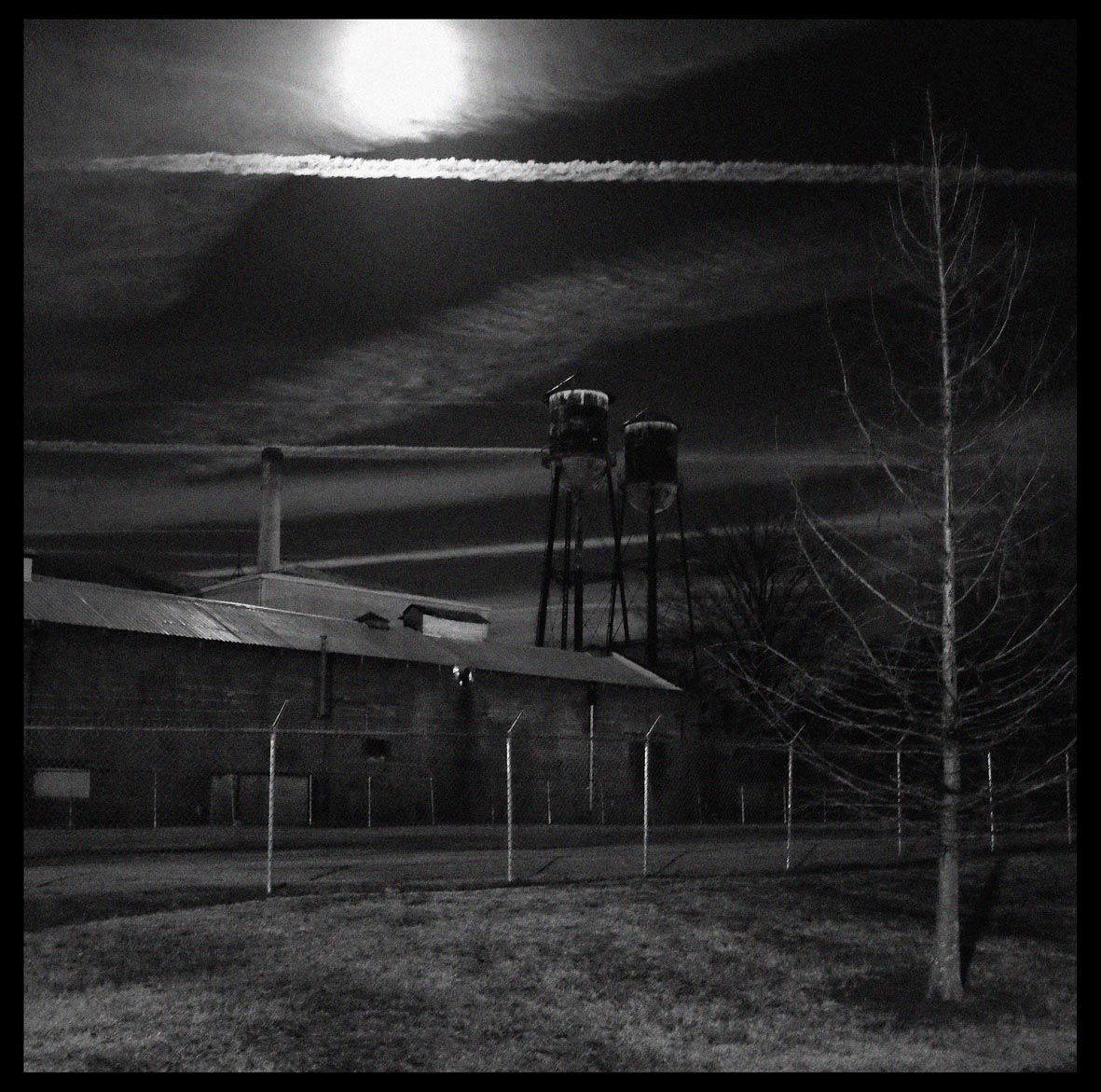 Full Moon on Lodge Street DSCF2414.jpg