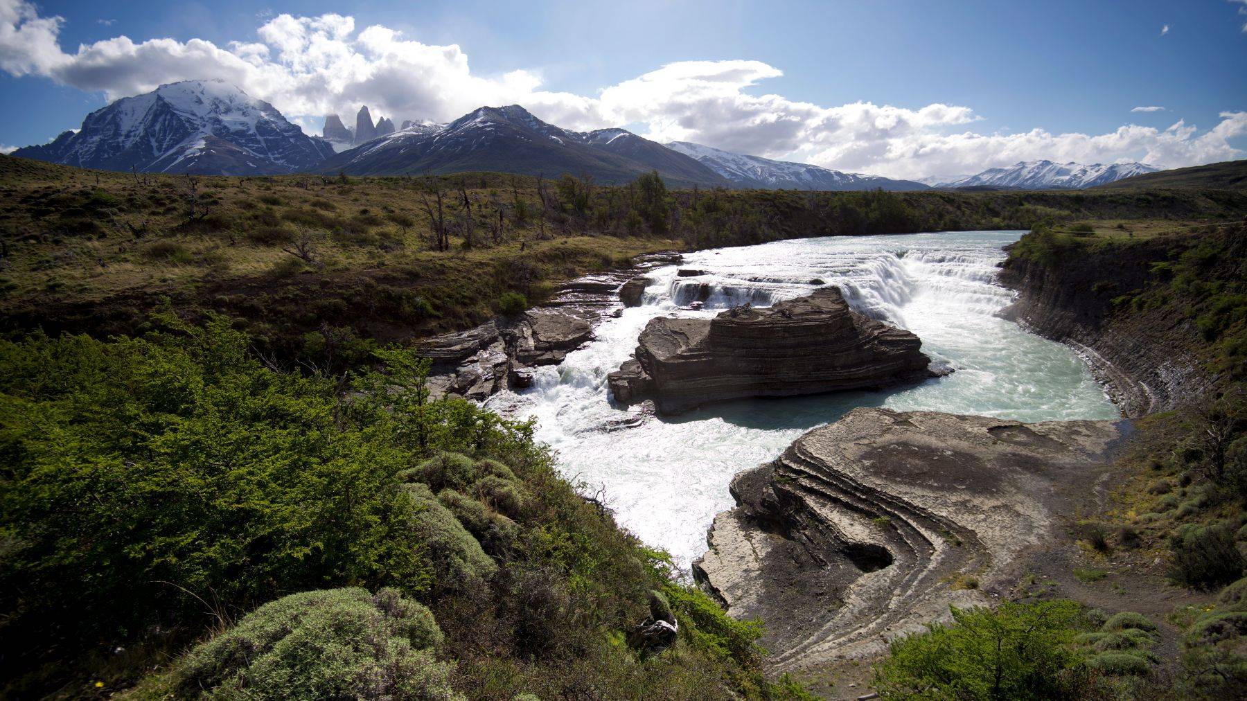 Cascada del Rio Paine, Torres del Paine, Patagonia Chile