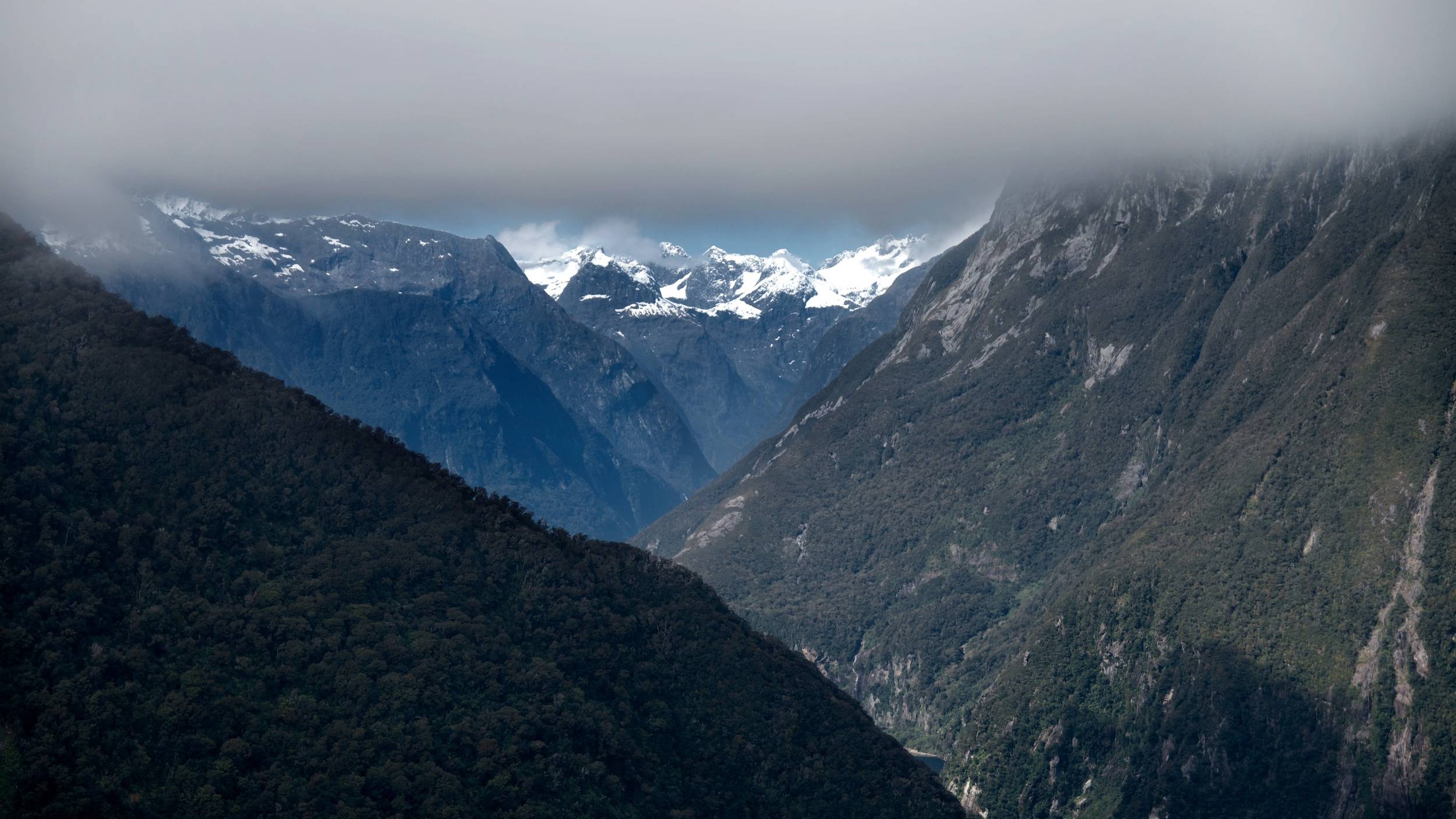 NewZeal  ETG Signature Heli Experience Milford Sound 