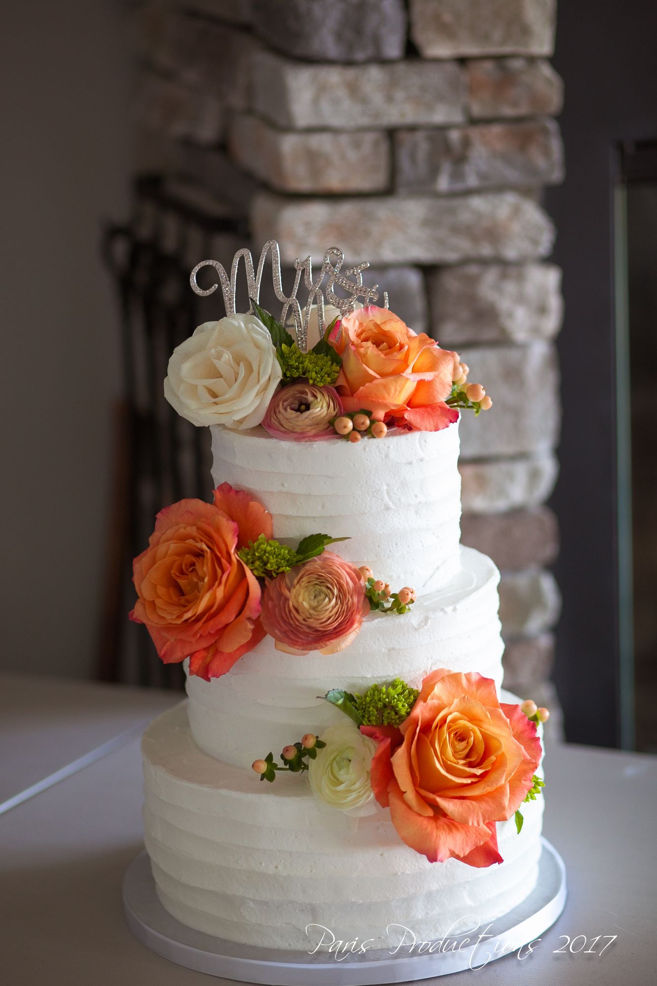 Wedding, flowers, cake, classic, romantic, lake, backyard, garden roses, ranunculus, rustic Rustic and Romantic Wedding Cake