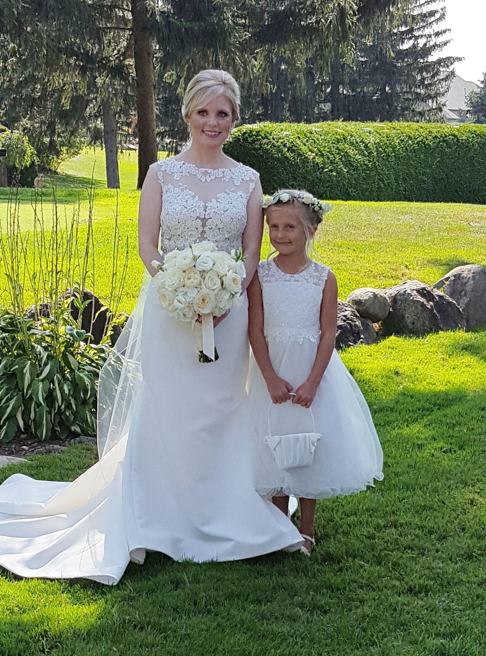 Bride and Flower Girl, Pine Knob