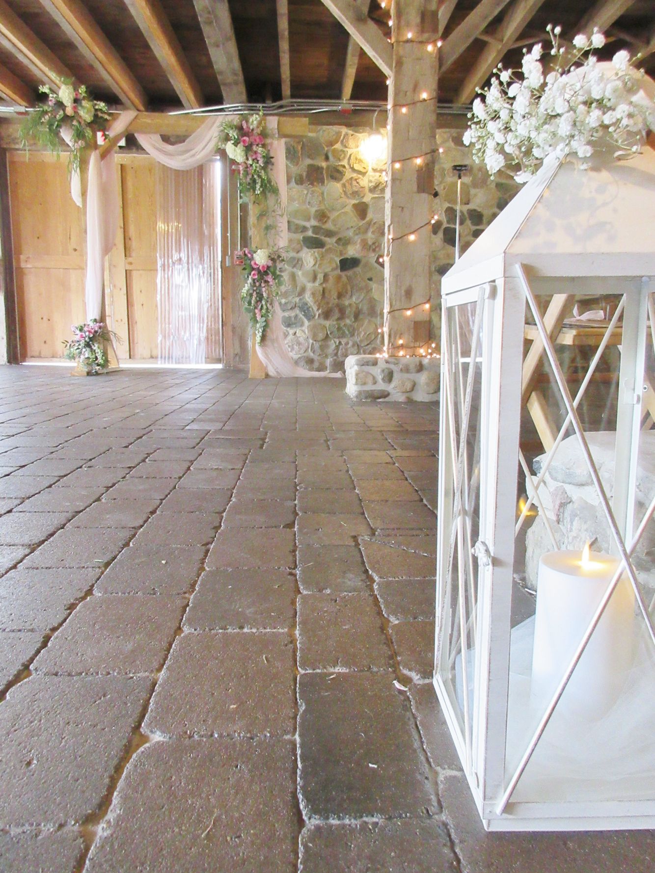 Ellis Barn, Lanterns