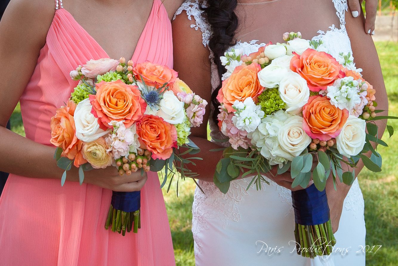 Wedding, flowers, bouquet, bouquets, bride, bridesmaid, bridesmaids, classic, romantic, lake, backyard, garden roses, greenery, ranunculus Coral Garden Rose Bouquets
