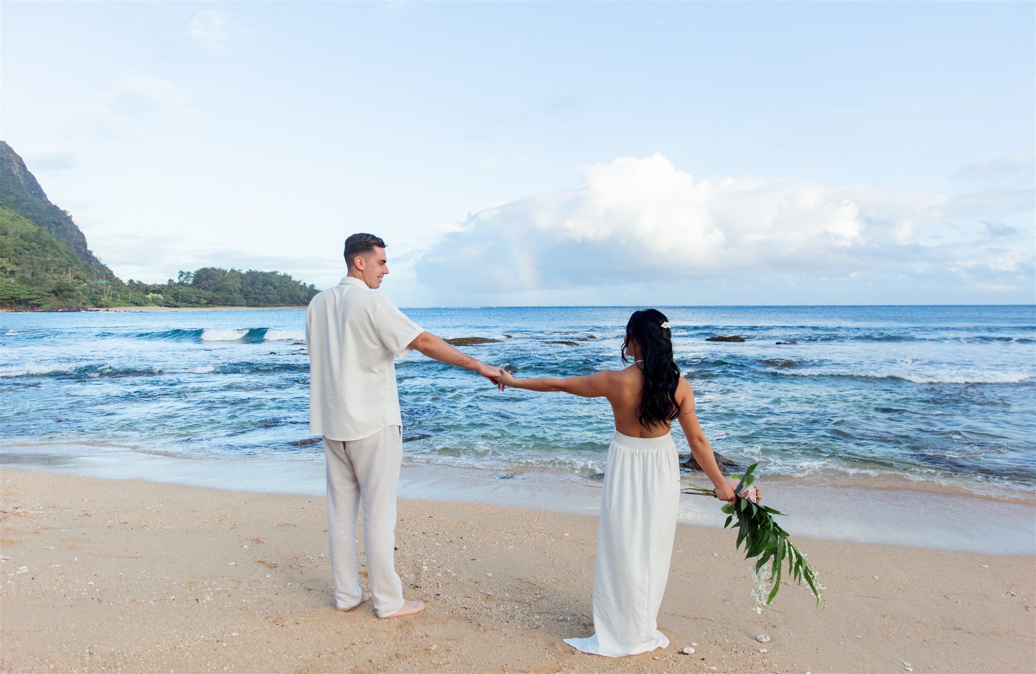 Tunnels Beach Couple 