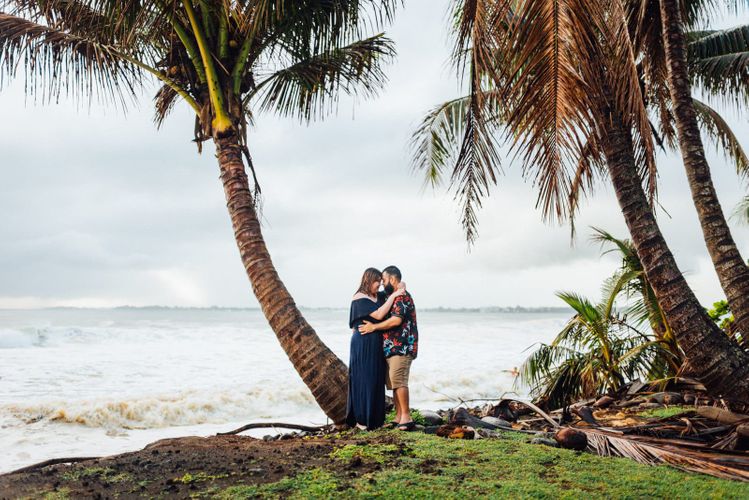 Hilo-Rainy-Sunrise-Couples-Photoshoot-Honolii-27.jpg