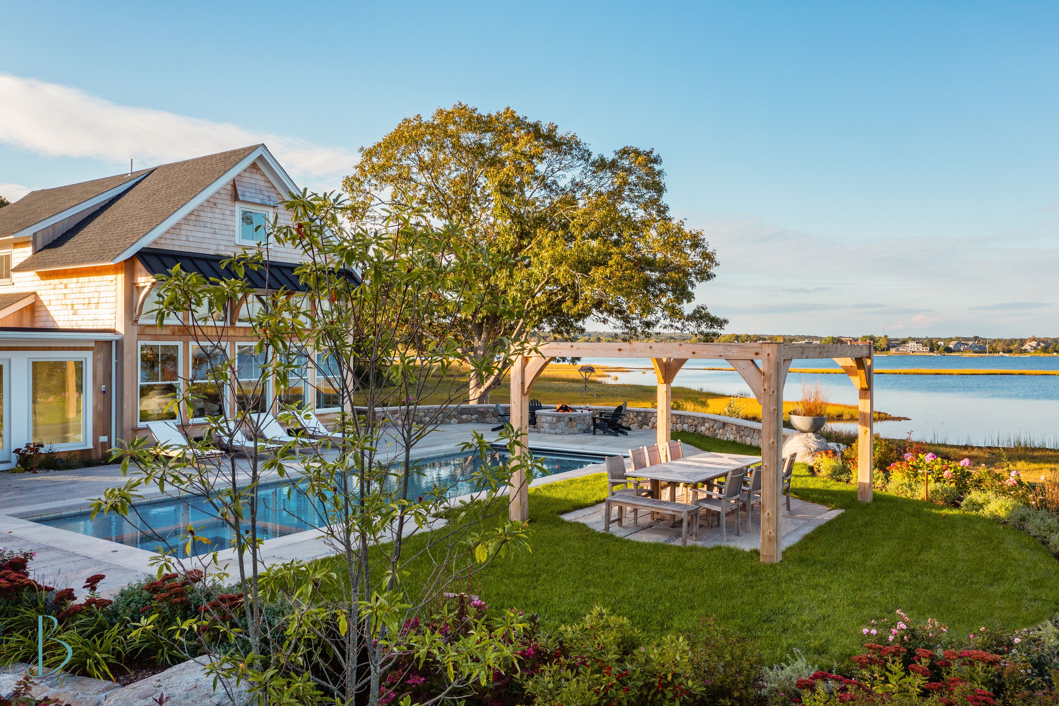 Bilowz Associates Inc. (W) Copyright.jpg