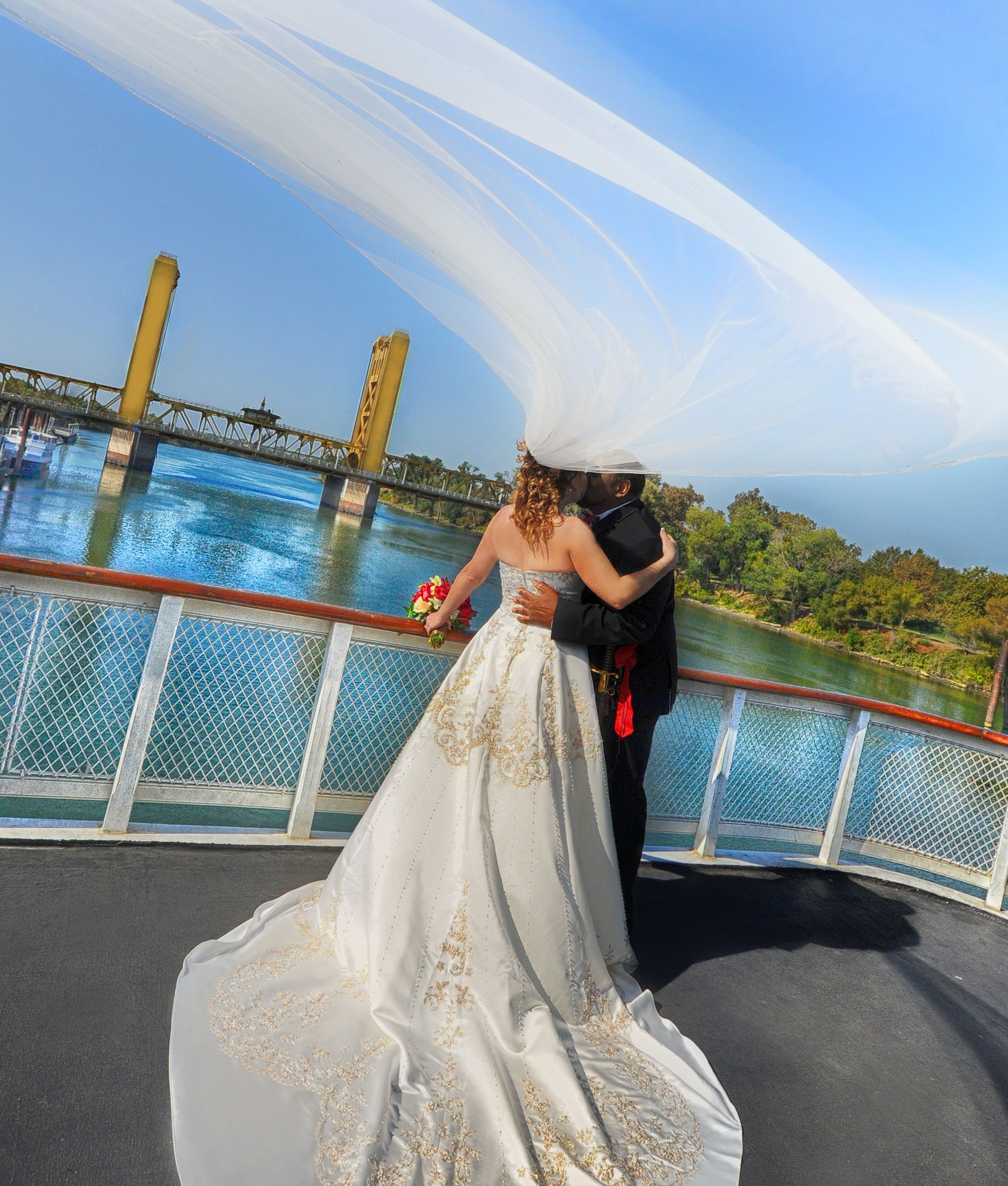 Amore Front Cover 2.jpg