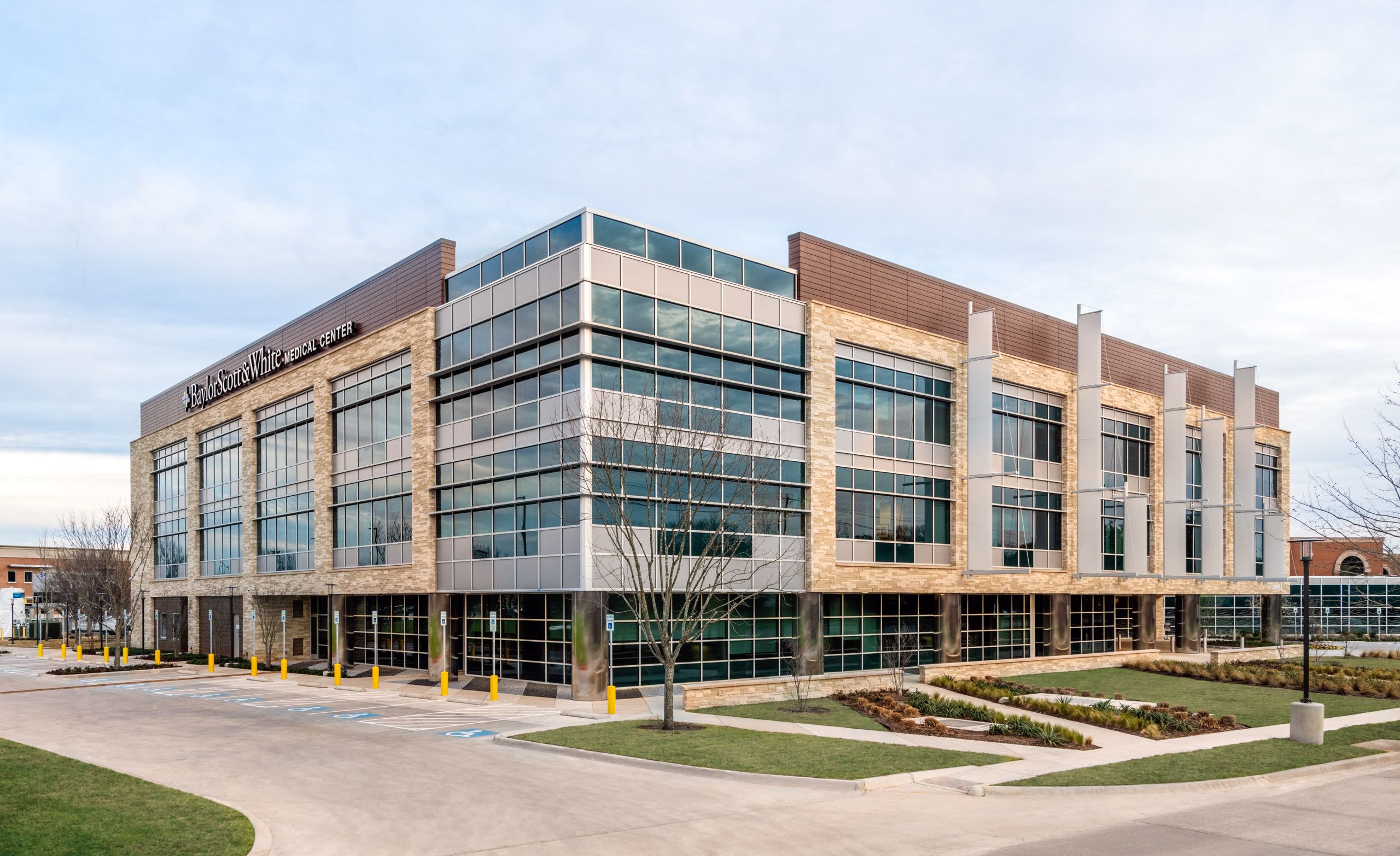 Lake Pointe Medical Center Exterior