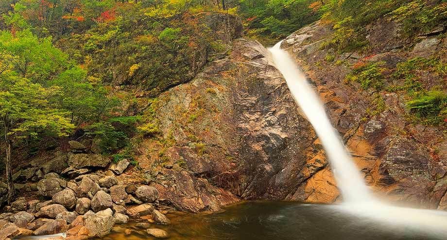 South Korea Biryeong Waterfall, SeorakSan National Park