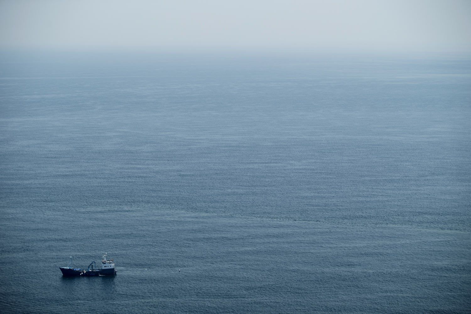 1ocearch_ship_aerial_ocean.jpg