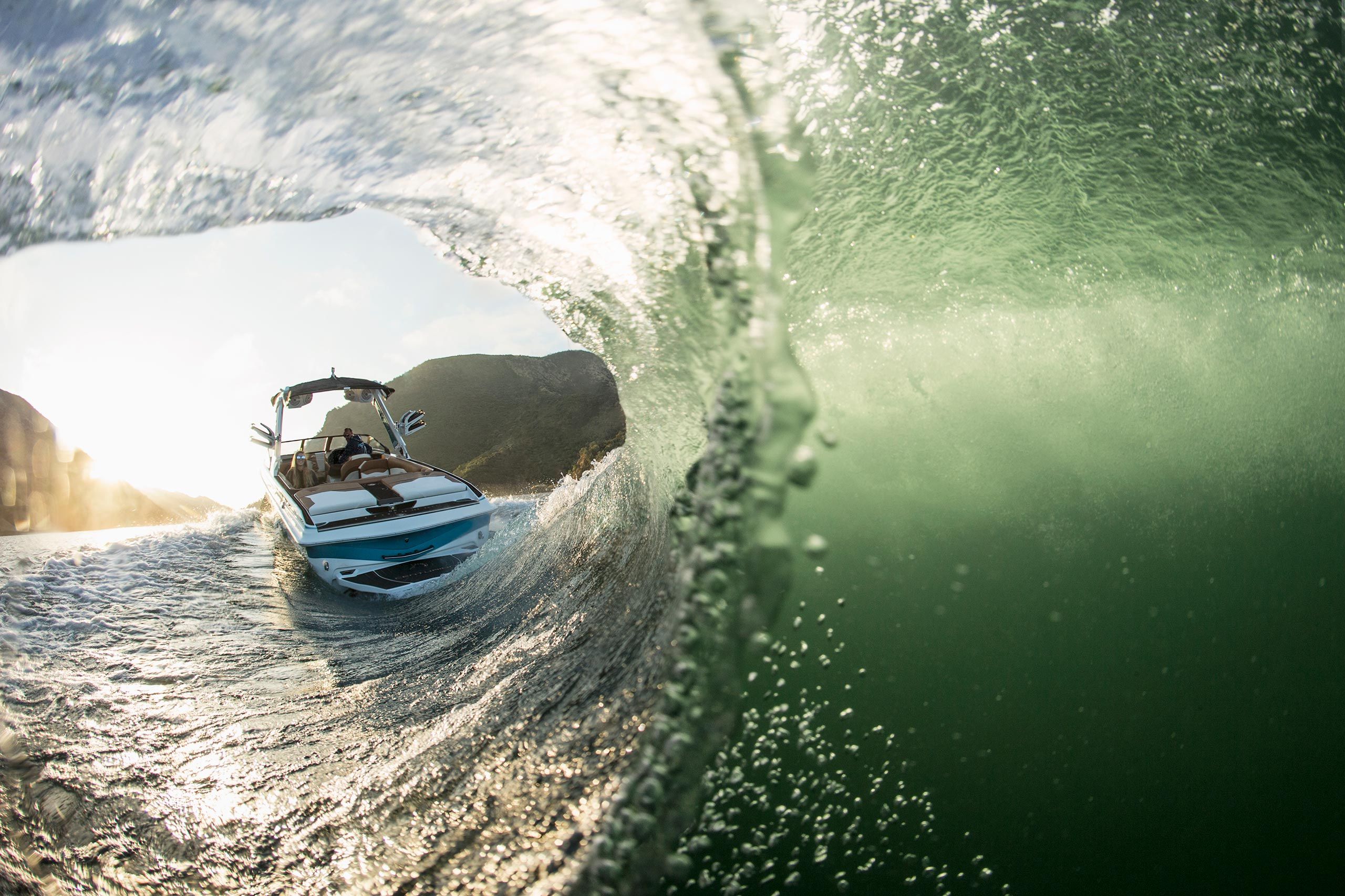 Wave Boat Wakesurf Underwater 