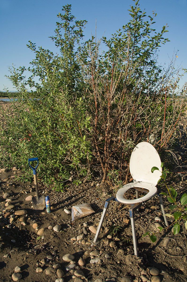 1bathroom_mountain_river